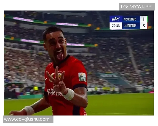 刘闻超带队海港在教学赛中以4-3逆转取胜莱昂纳多梅开二度助力球队