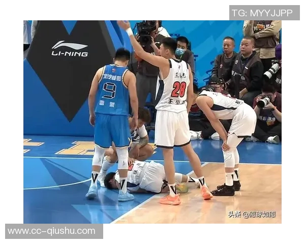 萨姆纳上半场火力全开12投9中砍下23分4篮板1助攻独木难支球队表现不佳