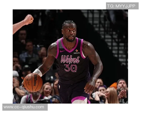 兰德尔半场表现稳定12投4中贡献13分5篮板1助攻状态回暖助力球队奋战 兰德尔半场表现稳定12投4中贡献13分5篮板1助攻状态回暖助力球队奋战