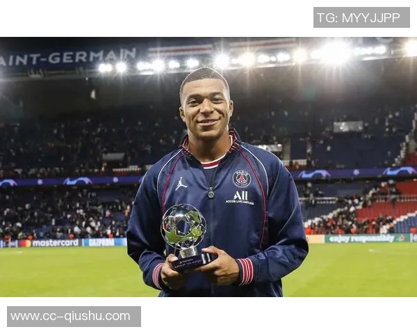 姆巴佩在社交媒体上分享海报庆祝球队晋级西超杯誓言争冠 姆巴佩在社交媒体上分享海报庆祝球队晋级西超杯誓言争冠